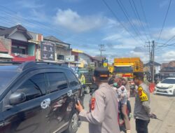 Gerak Cepat Kapolres Ogan Ilir Bersama Personel Urai Kemacetan Arus Mudik Jelang Lebaran 1447 H