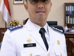 Camat Gandus Jufriansyah Salurkan Bantuan kepada Lansia Ibu Hawa 
