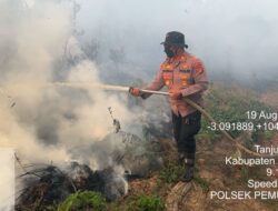 Panas, Asap dan Debu Bukan Penghalang, Polri Bersama Tim Gabungan Berjibaku Lawan Karhutla di Ogan Ilir